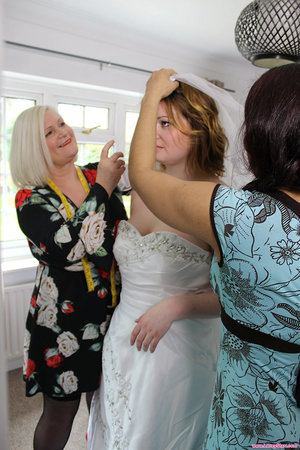 18 tear old schoolgirl Tiff Bannister takes selfies while disrobing in bedroom